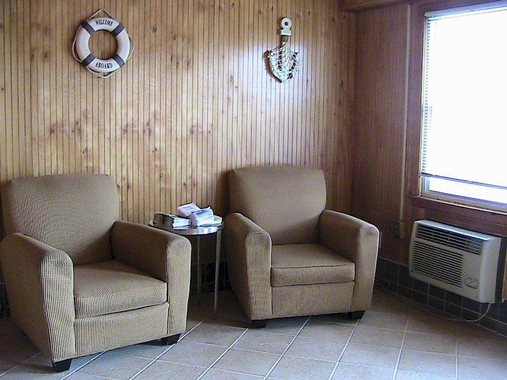 Shore Point Motel 2*